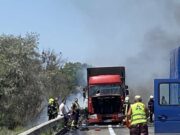 Pożar na autostradzie kijowskiej: ciężarówka płonęła ponad dwie godziny